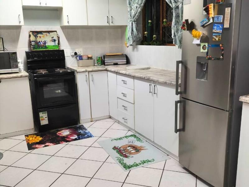 3 Bedroom Property for Sale in Heiderand Western Cape